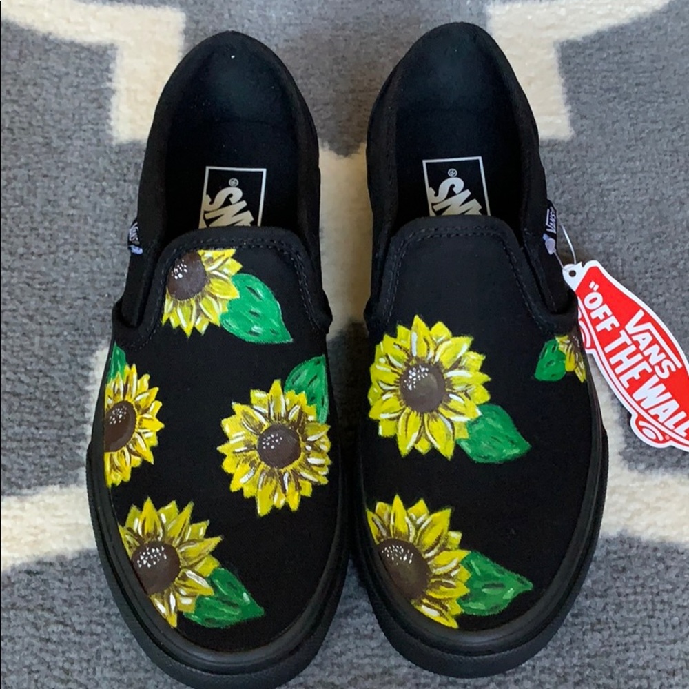 🌻Custom Vans-Slip Ons with Sunflowers🌻